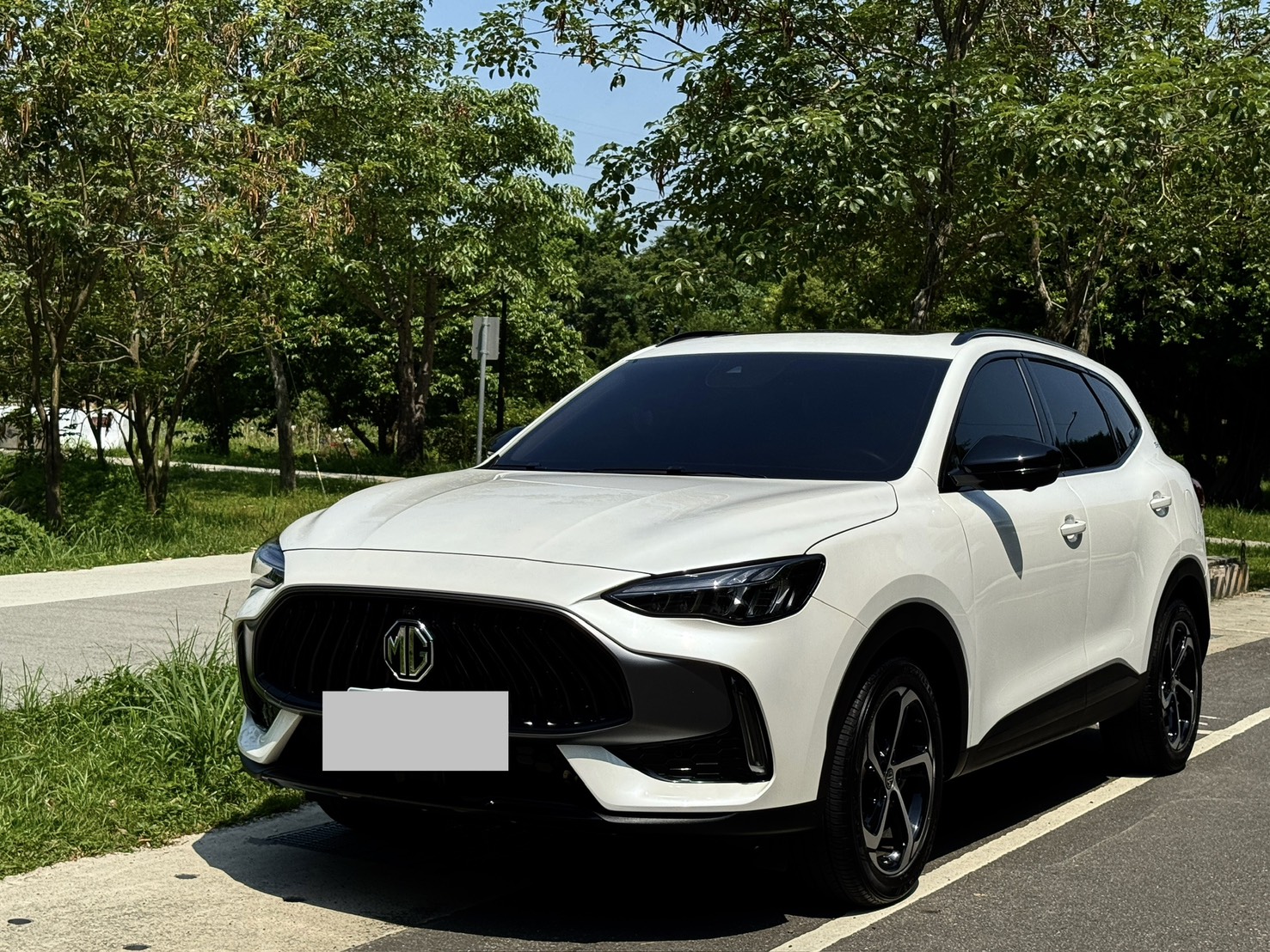 FB搜尋:小陳嚴選中古車 2024 MG HS 旗艦版 手機0987851688  第1張相片