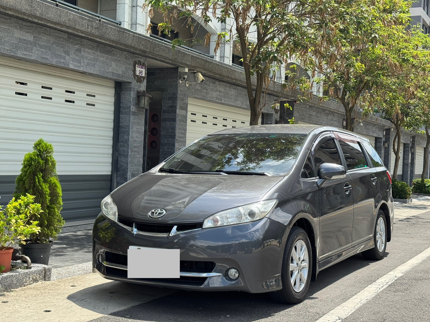FB搜尋:小陳嚴選中古車  2010 wish E版  手機0987851688  第1張相片