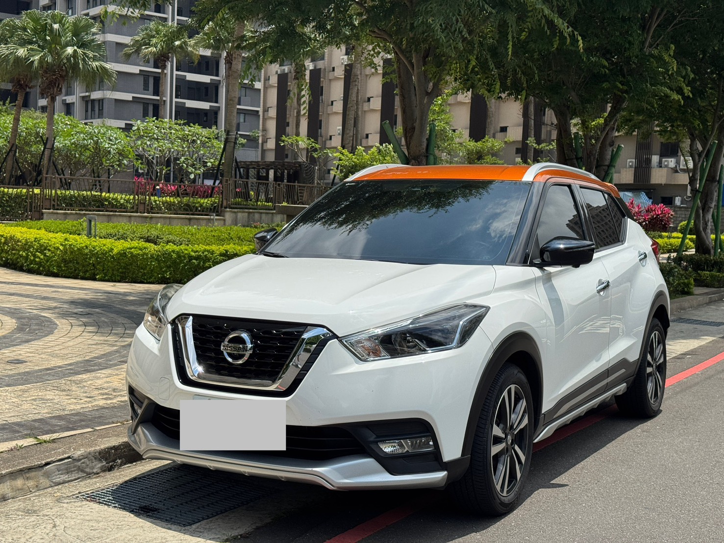 FB搜尋:小陳嚴選中古車  2019 KICKS  手機0987851688  第1張相片