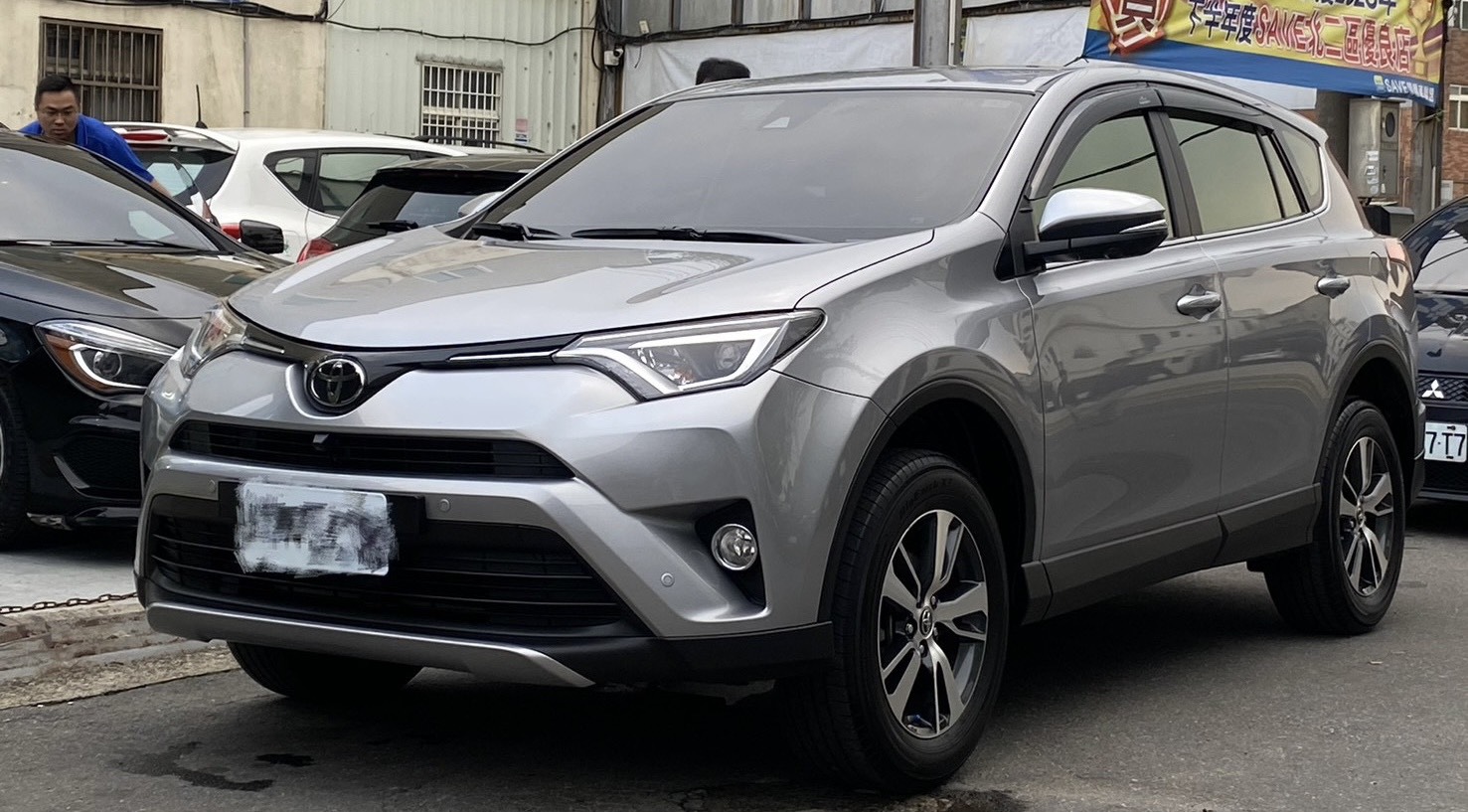 FB搜尋:小陳嚴選中古車  2018 Toyota RAV 4  手機0987851688  第1張相片