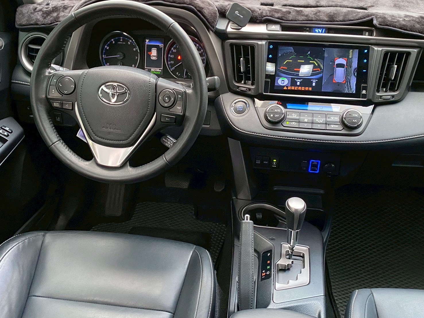 FB搜尋:小陳嚴選中古車  2018 Toyota RAV 4  手機0987851688  第8張相片