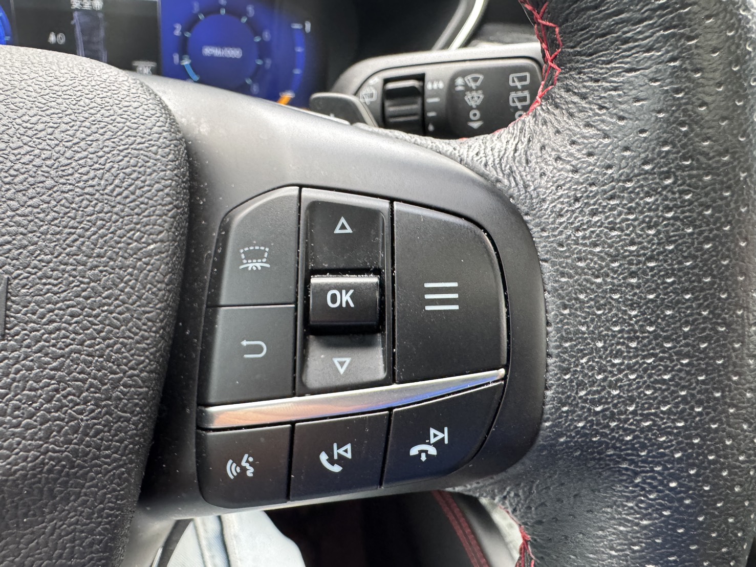 FB搜尋:小陳嚴選中古車  Ford Kuga 2021款  手機0987851688  第8張相片
