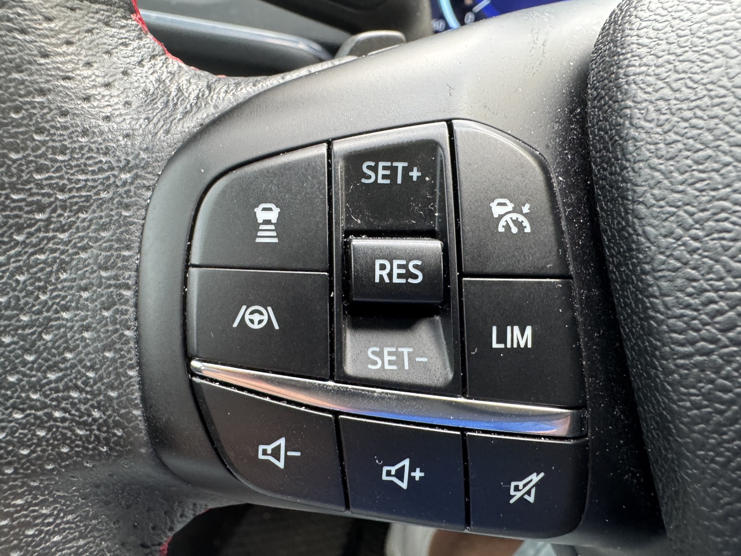 FB搜尋:小陳嚴選中古車  Ford Kuga 2021款  手機0987851688  第9張相片