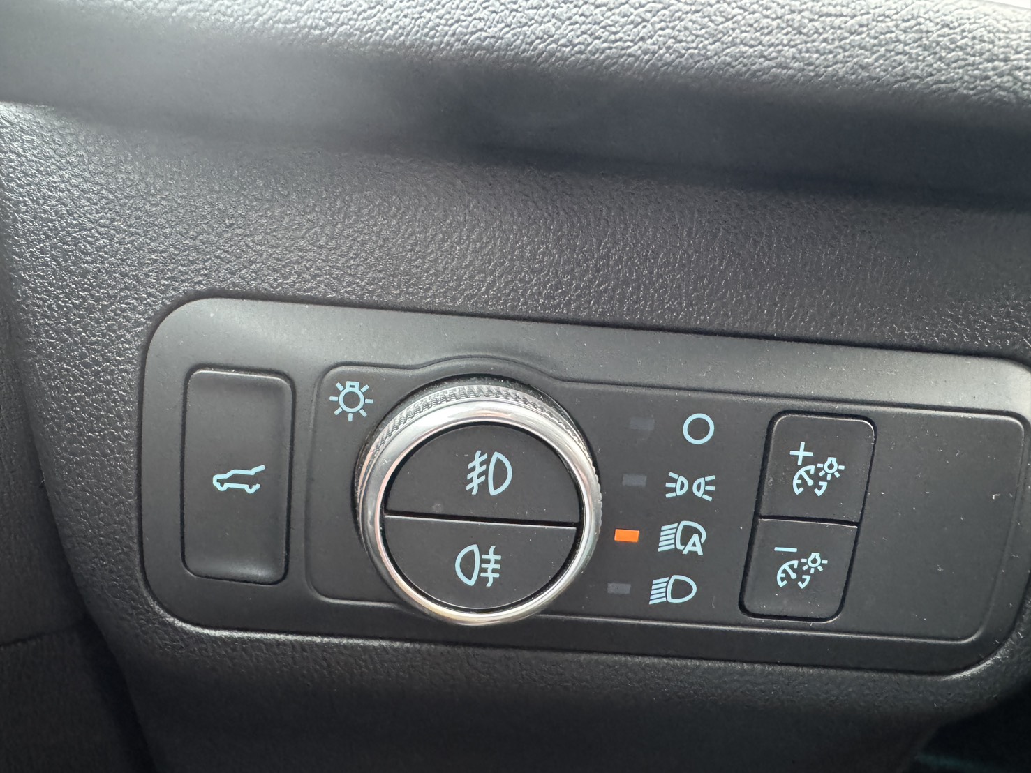 FB搜尋:小陳嚴選中古車  Ford Kuga 2021款  手機0987851688  第10張相片