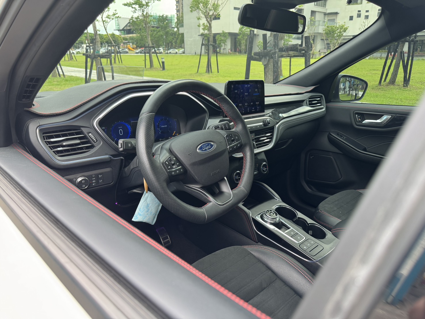 FB搜尋:小陳嚴選中古車  Ford Kuga 2021款  手機0987851688  第15張相片