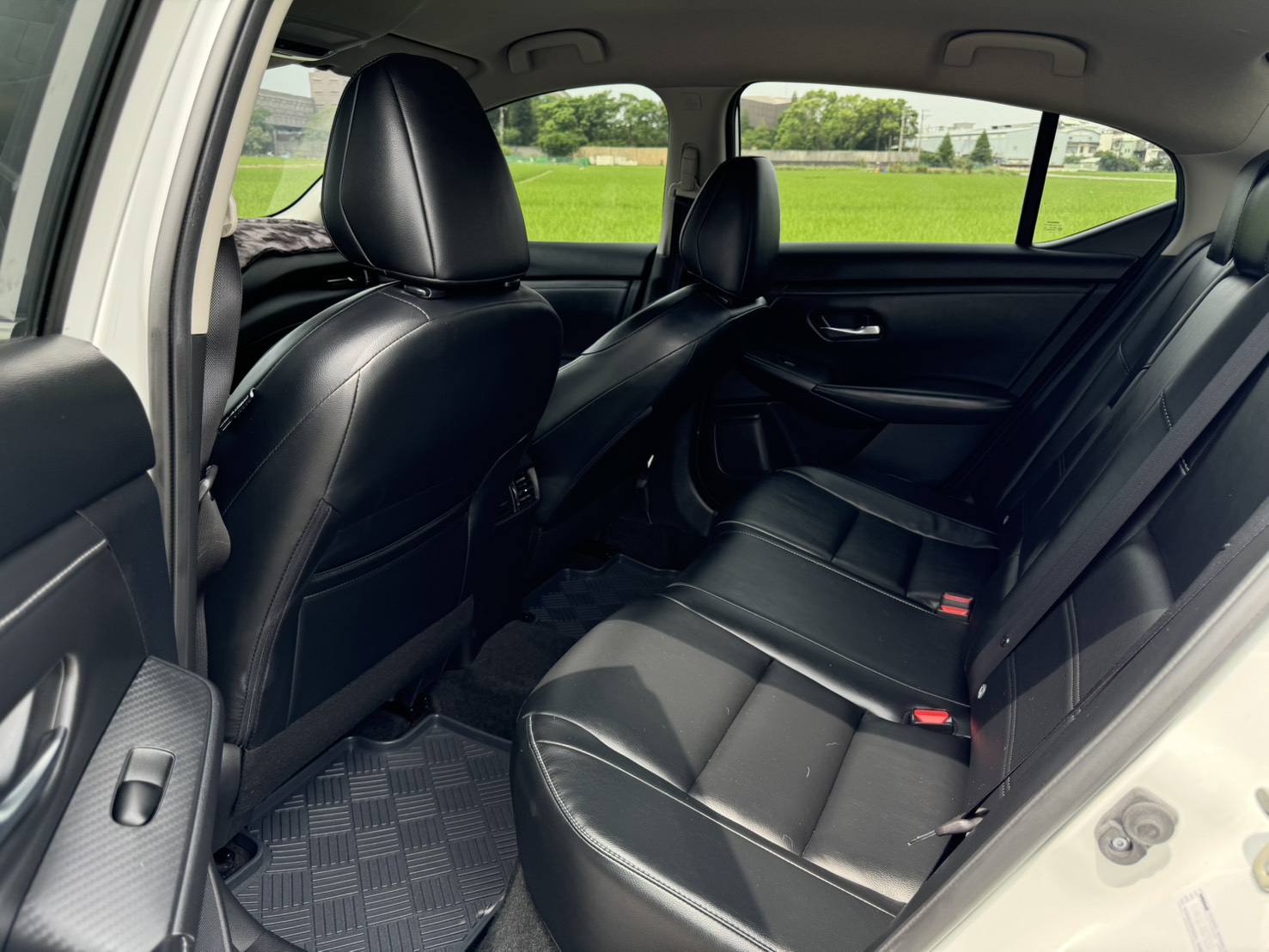 FB搜尋:小陳嚴選中古車  2020年Sentra 1.6 尊爵智駕版 手機0987851688  第3張相片