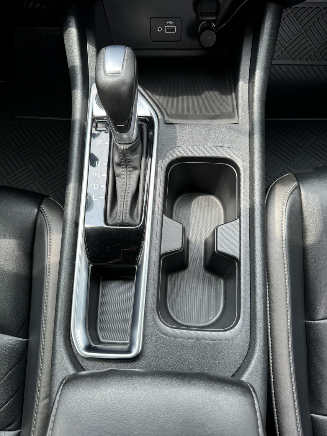 FB搜尋:小陳嚴選中古車  2020年Sentra 1.6 尊爵智駕版 手機0987851688  第6張相片