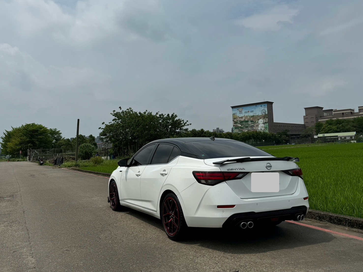 FB搜尋:小陳嚴選中古車  2020年Sentra 1.6 尊爵智駕版 手機0987851688  第10張相片