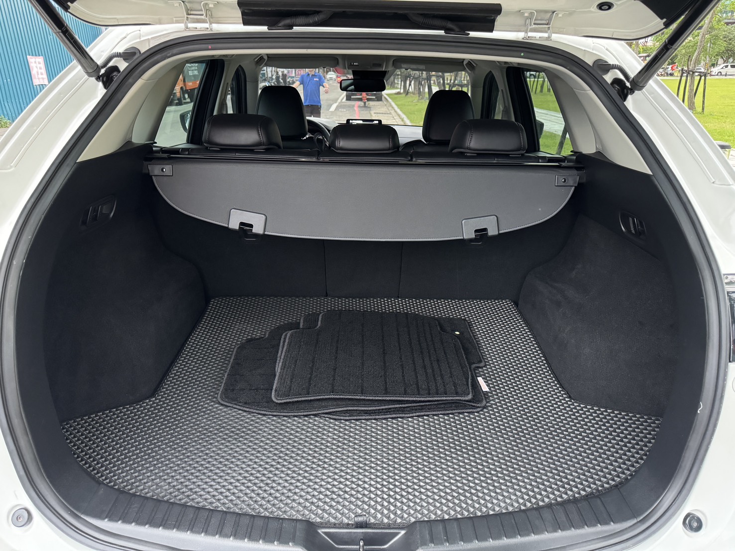 FB搜尋:小陳嚴選中古車  Mazda CX-5 2021款 黑艷旗艦版 手機0987851688  第4張相片