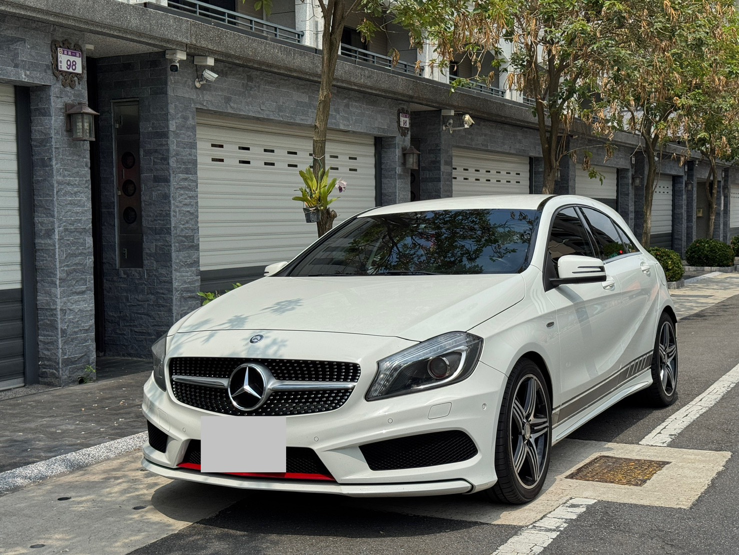 FB搜尋:小陳嚴選中古車  BENZ 2014款 A250 PLUS 手機0987851688  第1張相片