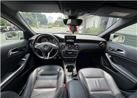 FB搜尋:小陳嚴選中古車  BENZ 2014款 A250 PLUS 手機0987851688  第3張縮圖