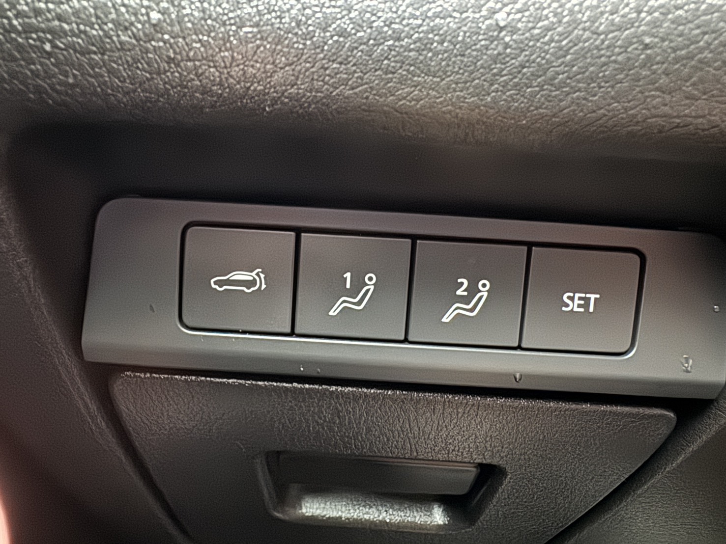 FB搜尋:小陳嚴選中古車  Mazda CX-30 2020款 頂級型 手機0987851688  第12張相片