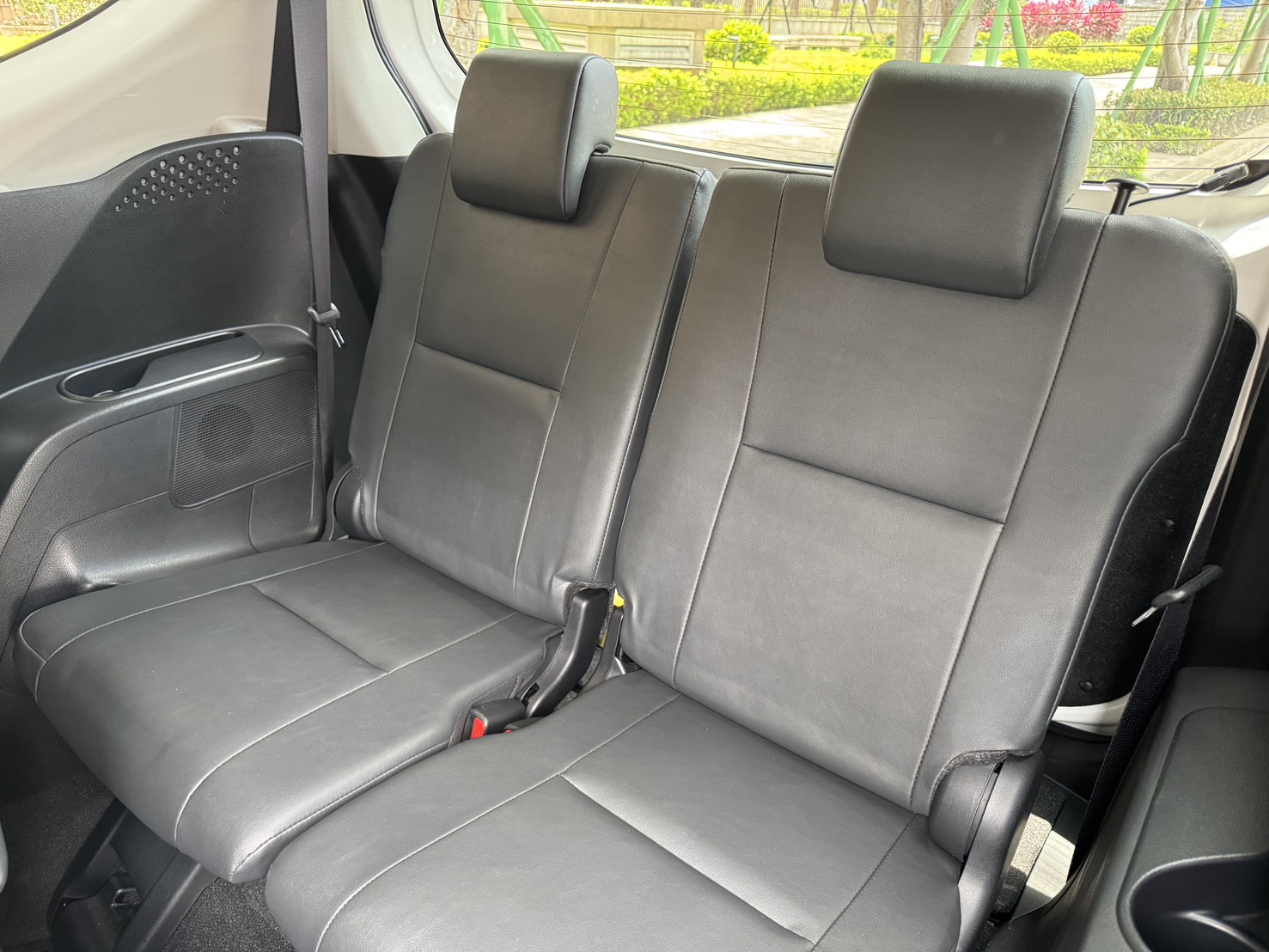 FB搜尋:小陳嚴選中古車  Toyota Sienta 2018款 7人座 豪華頂級型 手機0987851688  第5張相片