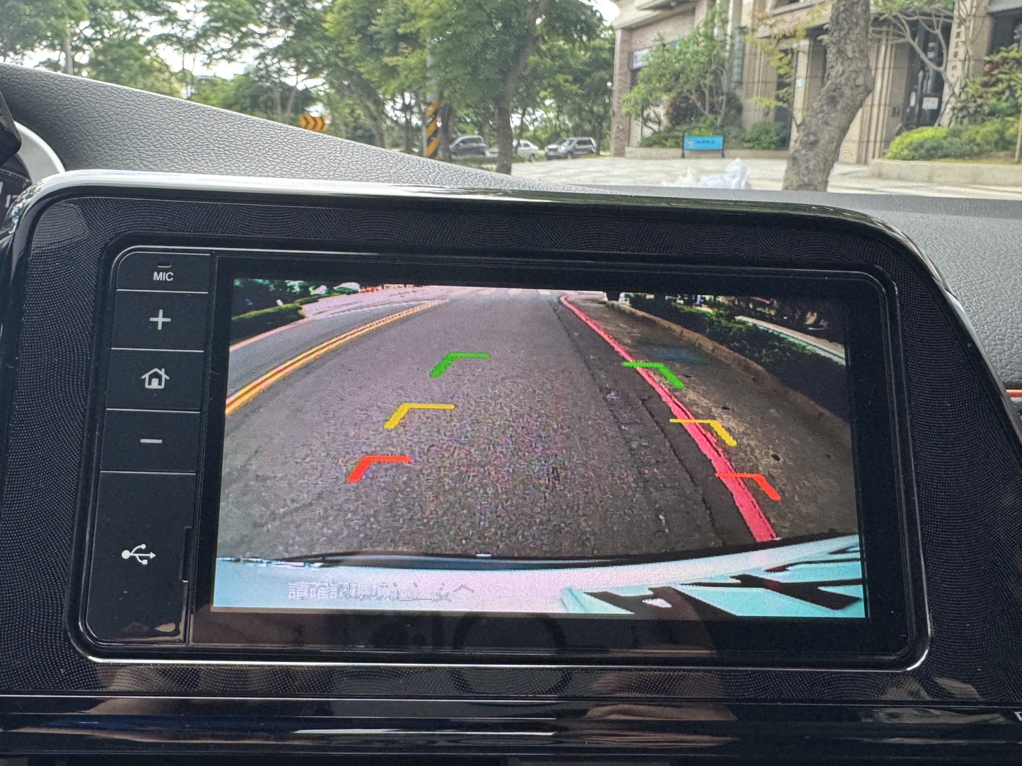 FB搜尋:小陳嚴選中古車  Toyota Sienta 2018款 7人座 豪華頂級型 手機0987851688  第9張相片