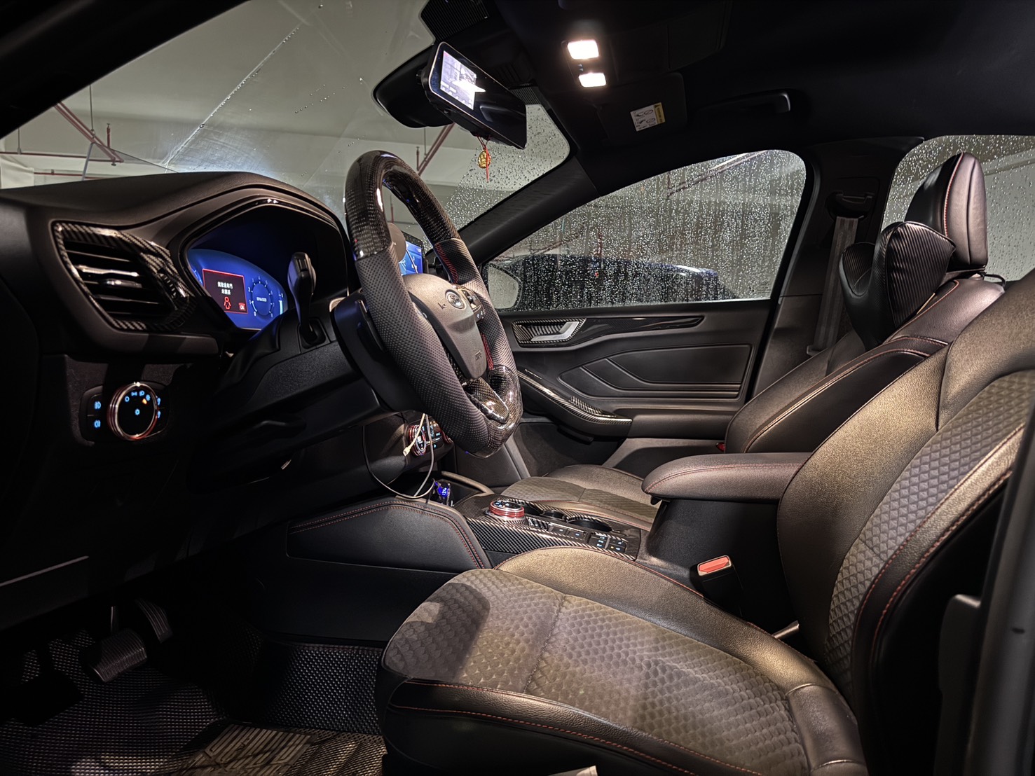 FB搜尋:小陳嚴選中古車  Ford Focus 5D 2023款 ST-Line X 手機0987851688  第3張相片
