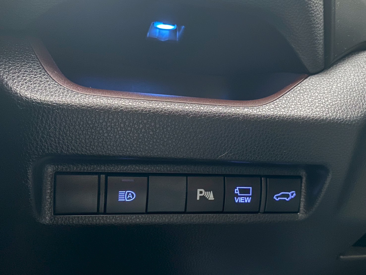 2019 年 RAV4 家用/工地用都適合深色車不怕髒  第11張相片