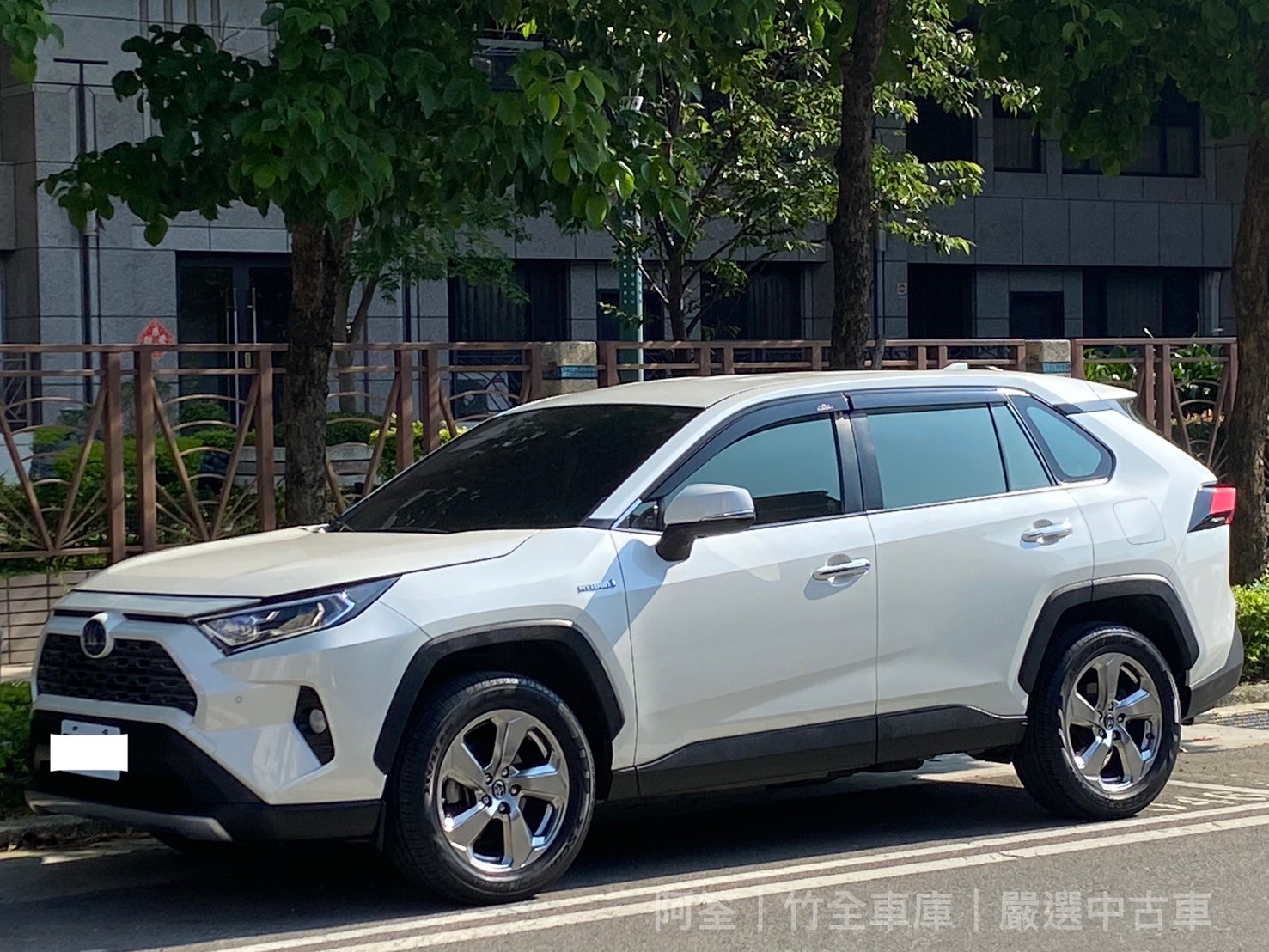 2019年豐田 RAV4 家用車 有電尾門  第1張相片