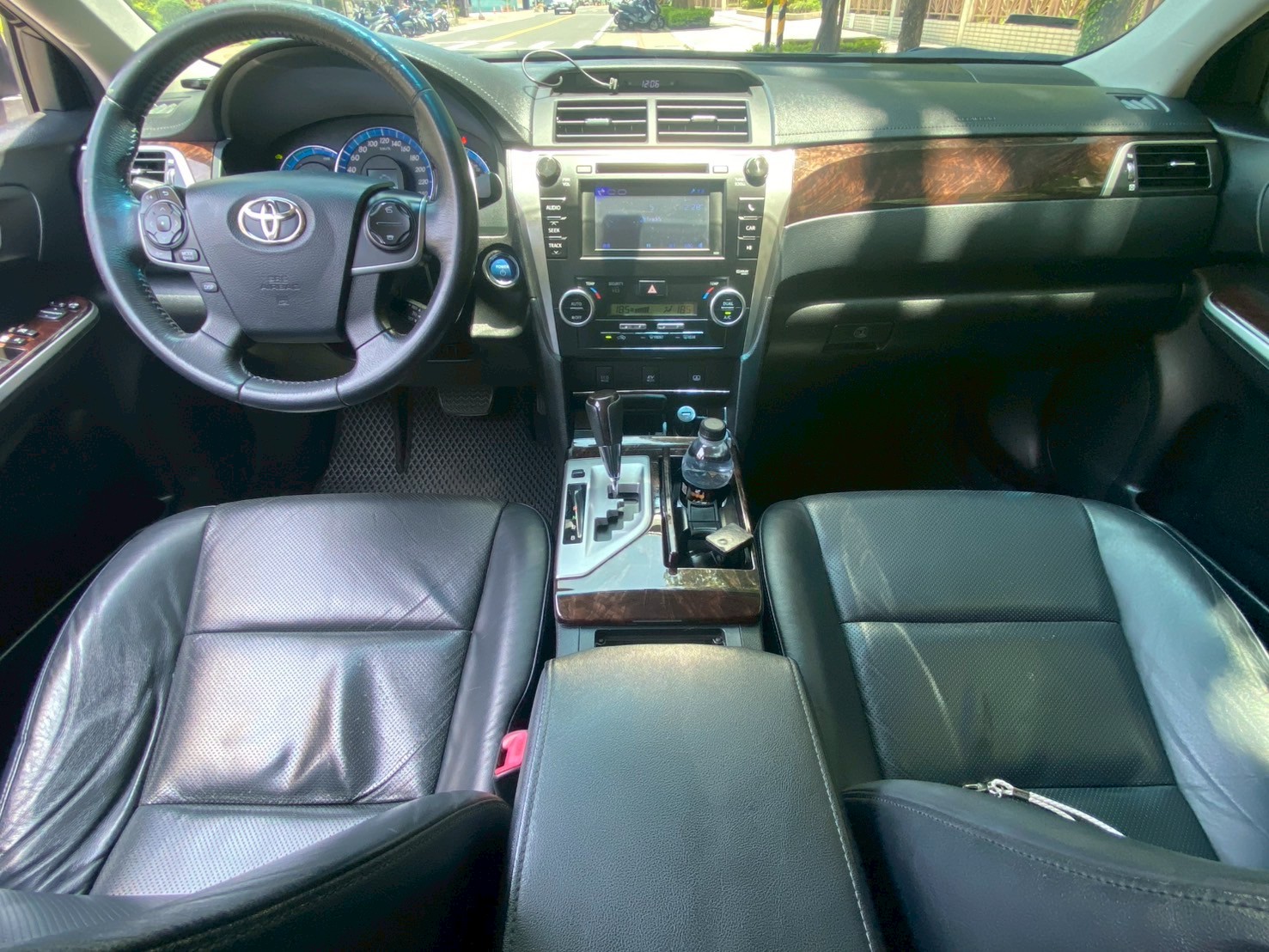 2012年豐田Camry 油電Hybrid V  第2張相片