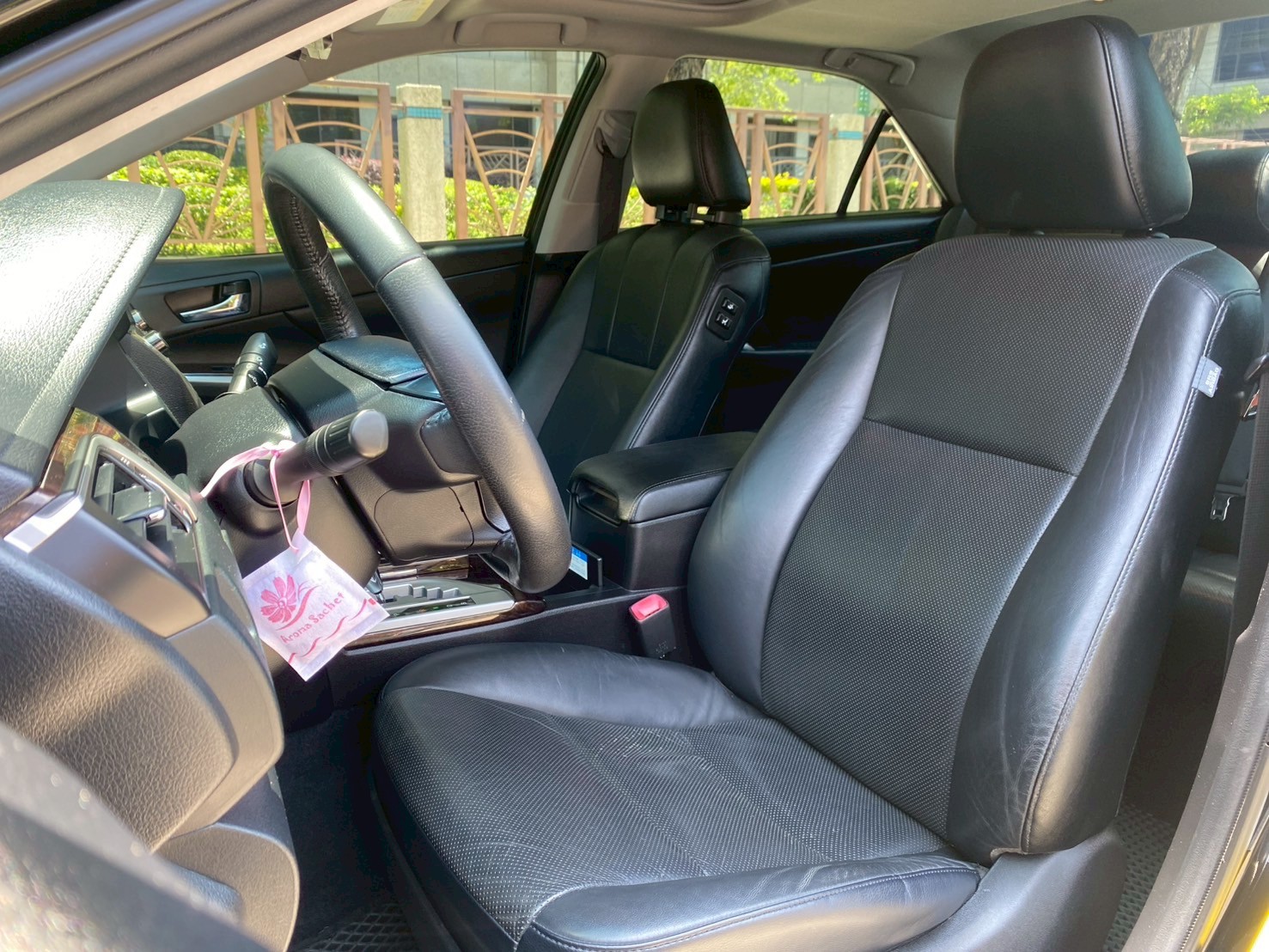 2012年豐田Camry 油電Hybrid V  第5張相片
