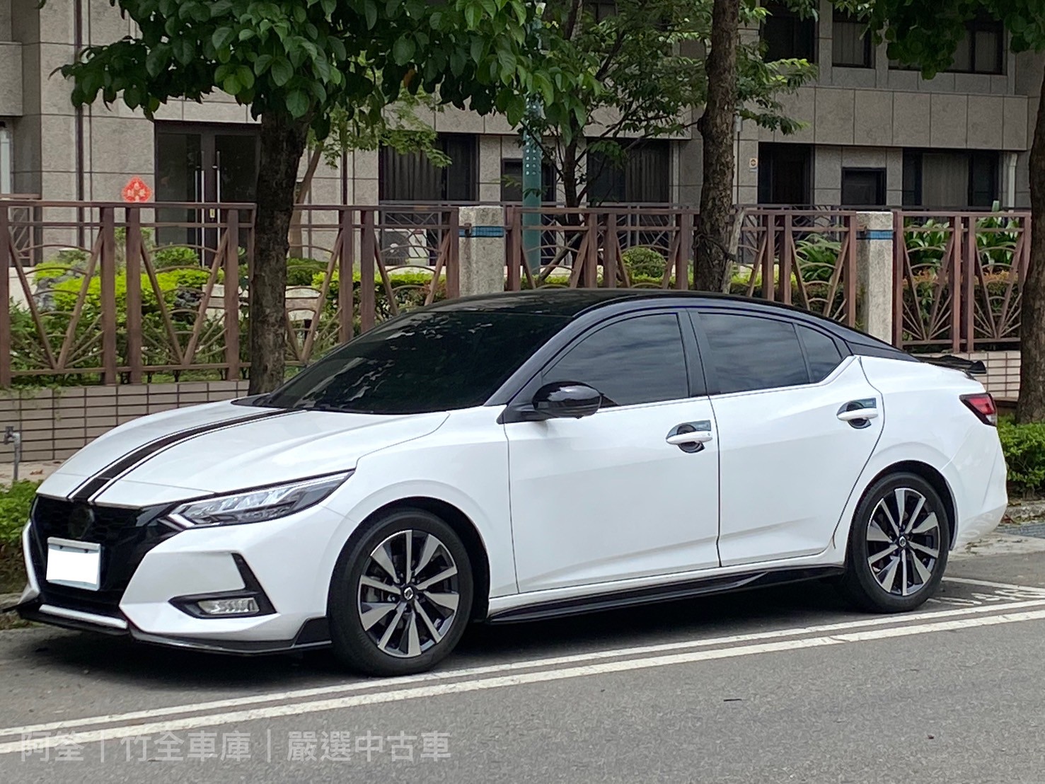 2020年｜尊爵智駕版｜汽油 － ✔️全車原鈑✔️實車實跑✔️貸款諮詢 － 配備： ✔️免鑰匙啟動✔️ACC前後雷達 ✔️CarPlay ✔️盲點✔️恆溫 ✔️車道維持✔️摸門解鎖✔️倒車顯示 ✔️後座出風口✔️360環景 － 買車賣車找阿  第1張相片
