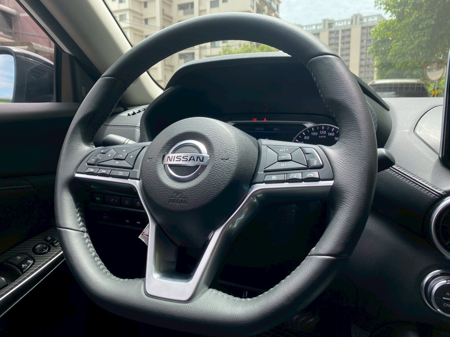 2020年｜尊爵智駕版｜汽油 － ✔️全車原鈑✔️實車實跑✔️貸款諮詢 － 配備： ✔️免鑰匙啟動✔️ACC前後雷達 ✔️CarPlay ✔️盲點✔️恆溫 ✔️車道維持✔️摸門解鎖✔️倒車顯示 ✔️後座出風口✔️360環景 － 買車賣車找阿  第2張相片