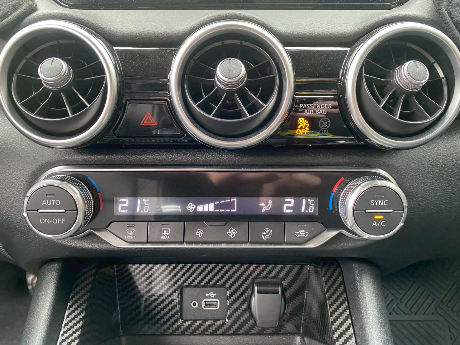 _竹全車庫｜嚴選中古車 － 這台仙草要賣｜尊爵智駕版｜汽油 － ✔️全車原鈑✔️實車實跑✔️貸款諮詢 － 配備： ✔️免鑰匙啟動✔️ACC 前後雷達 ✔️Carplay✔️盲點✔️恆溫 ✔️車道維持✔️摸門解鎖✔️倒車顯示 ✔️後座出風口✔  第5張相片