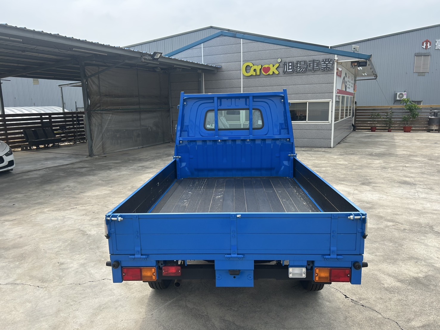 Toyota Town Ace 2024款 1.5汽油 木床自排 藍色 就是全新車 新車保固中 里程6公里  第4張相片
