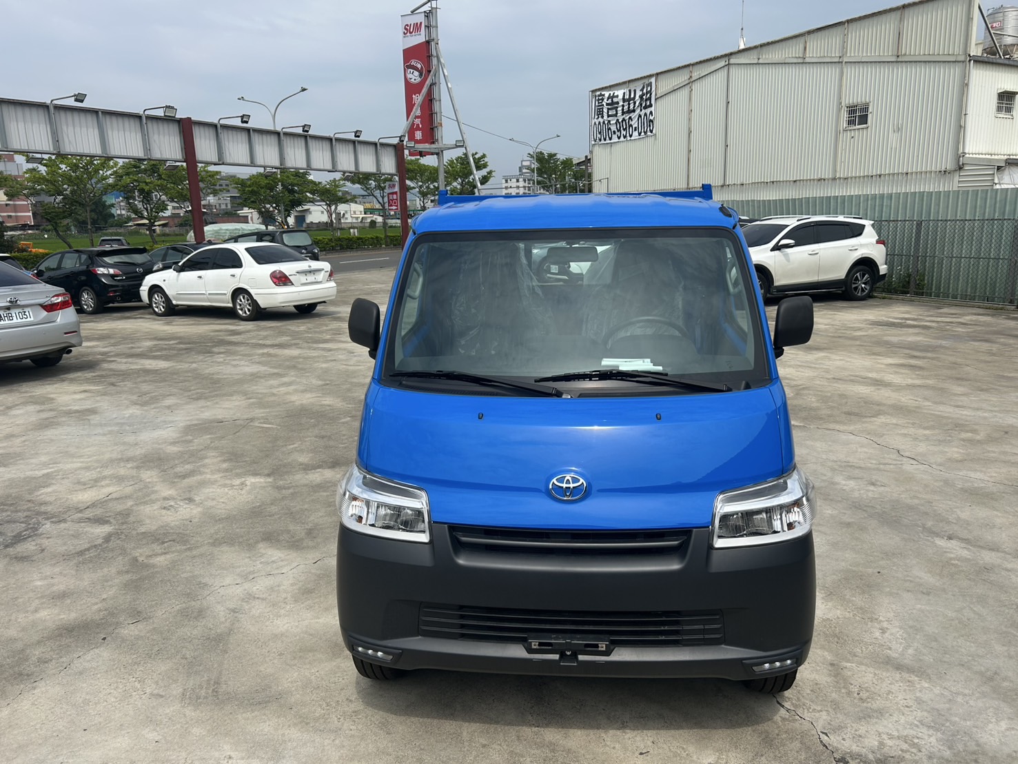 Toyota Town Ace 2024款 1.5汽油 木床自排 藍色 就是全新車 新車保固中 里程6公里  第6張相片