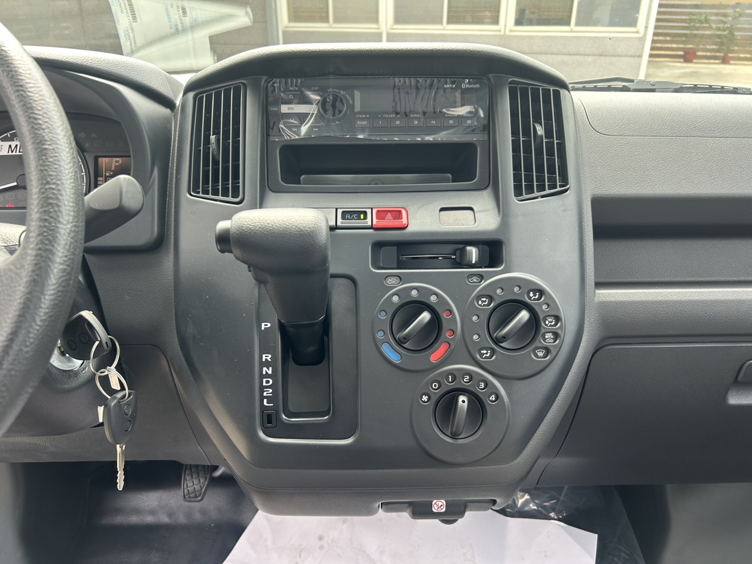 Toyota Town Ace 2024款 1.5汽油 木床自排 藍色 就是全新車 新車保固中 里程6公里  第8張相片