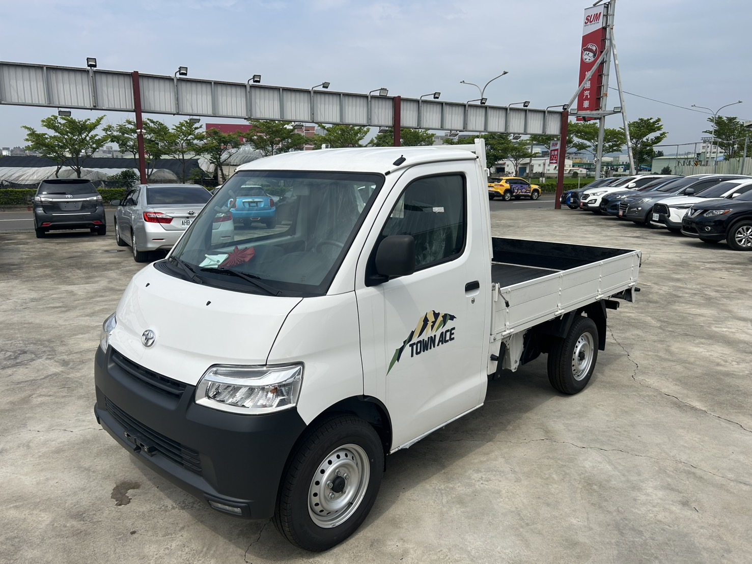 Toyota Town Ace 2024款 1.5汽油 木床自排 白色 就是全新車 新車保固中 里程6公里  第4張相片