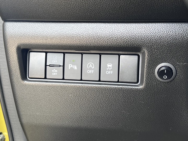 2022年 Swift 1.2 油電 省油好開好方便 全車原版件 原廠保養資料  第9張相片