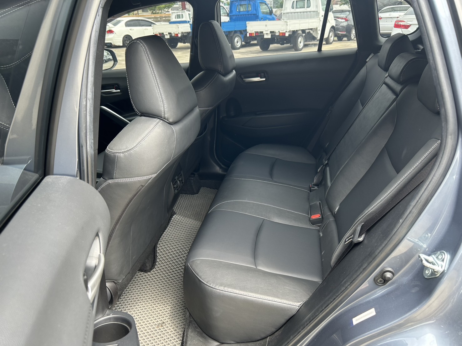 2021年Toyota Colla Cross 1.8汽油豪華版 藍 全車原版件 實車實價  第7張相片