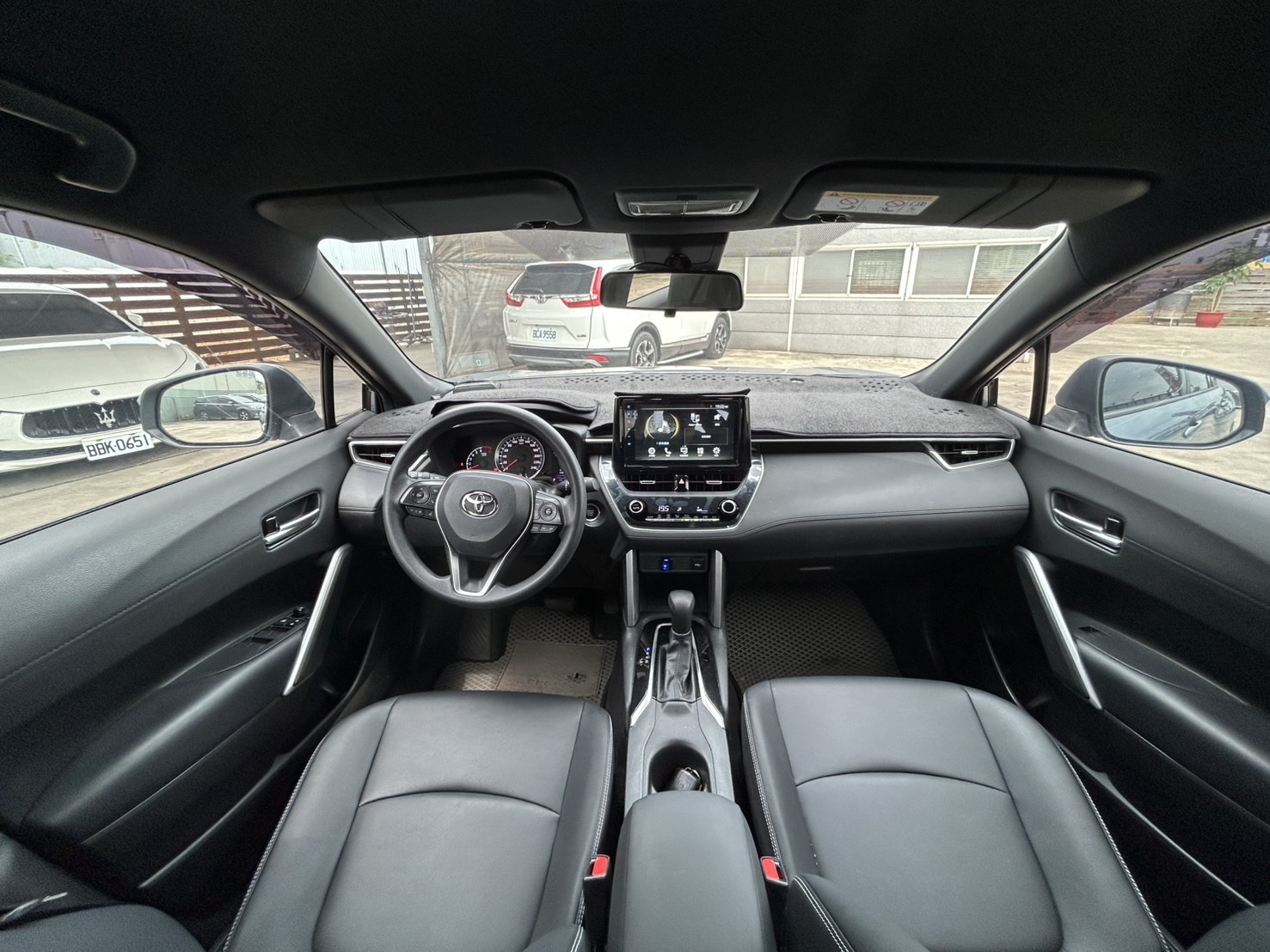 2021年Toyota Colla Cross 1.8汽油豪華版 藍 全車原版件 實車實價  第8張相片