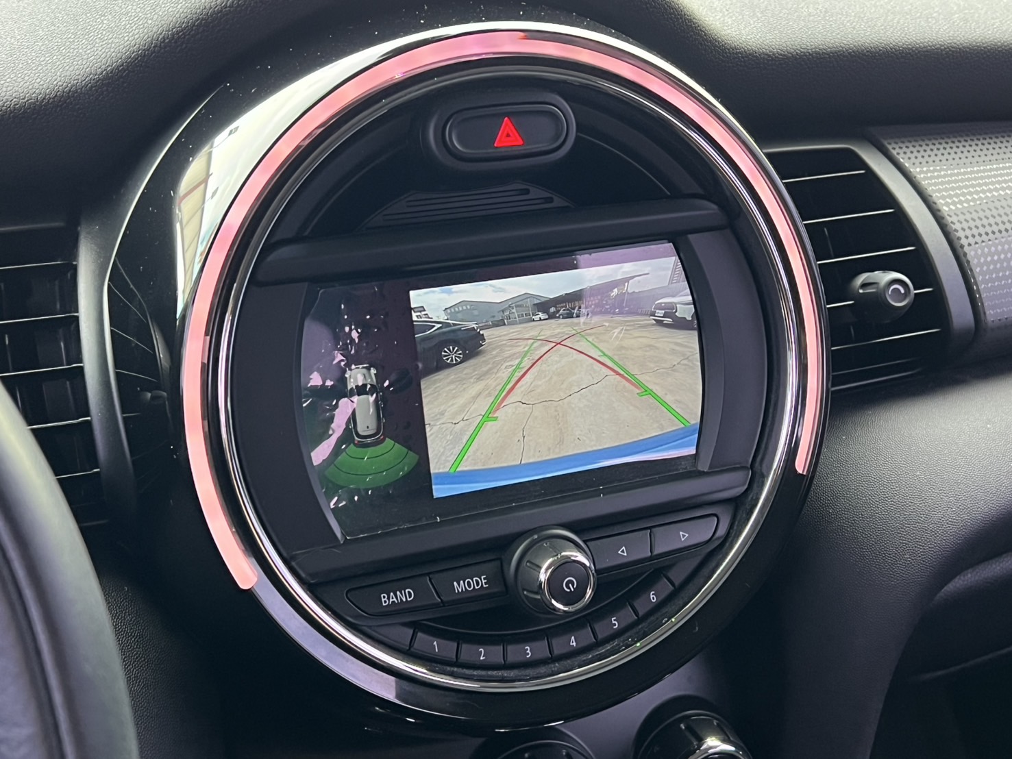 2018年Mini Hatch 5D Cooper F55型第三代小改款 全車原版件 喜歡英倫風朋友們的不要錯過  第10張相片