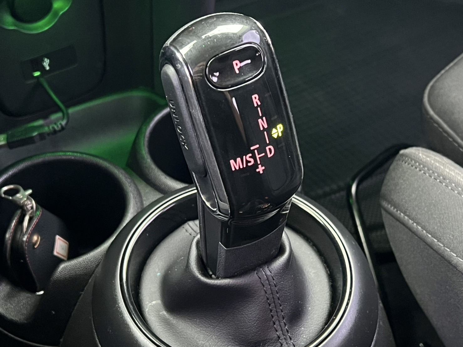 2018年Mini Hatch 5D Cooper F55型第三代小改款 全車原版件 喜歡英倫風朋友們的不要錯過  第13張相片