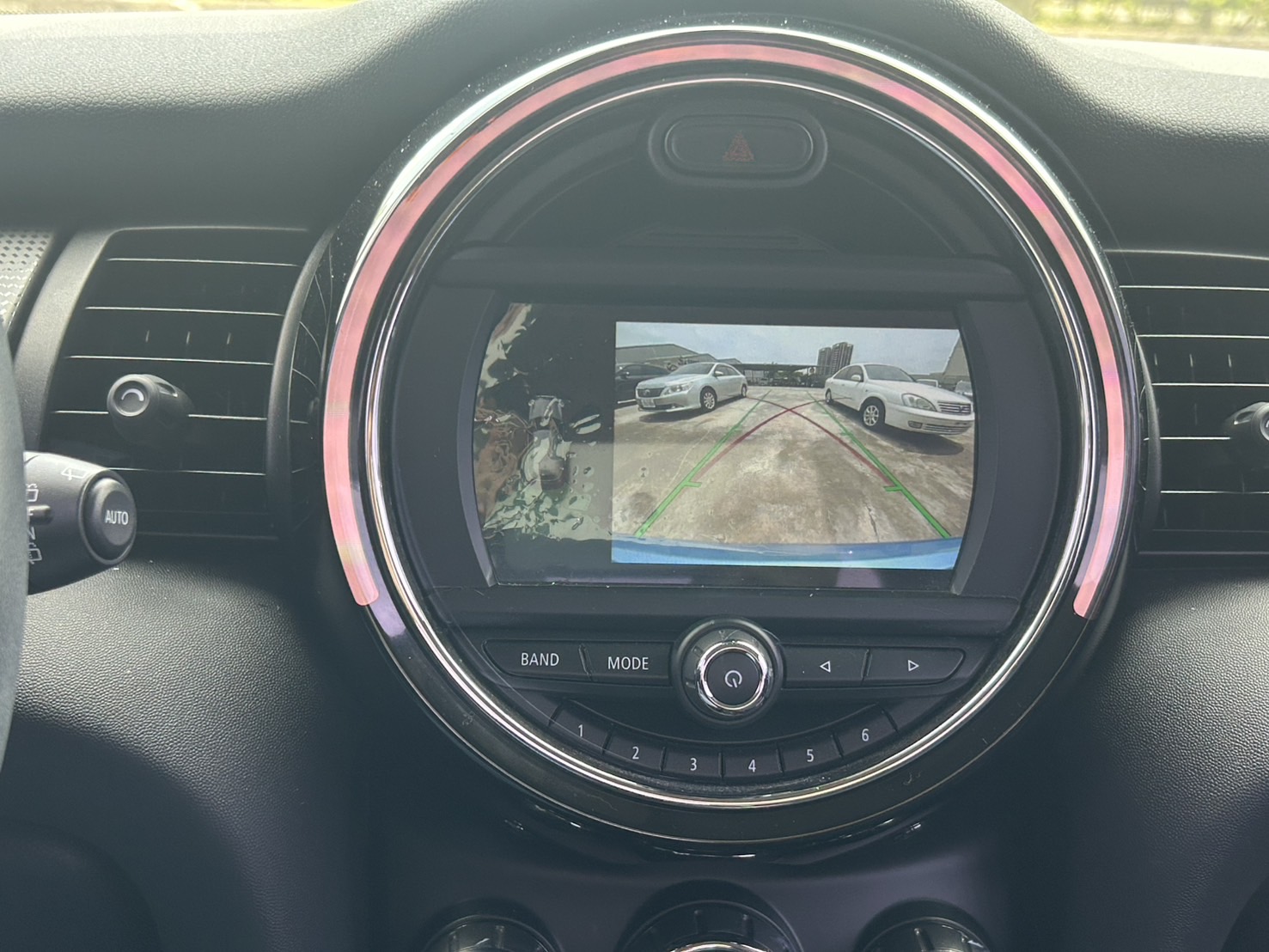 2018年Mini Hatch 5D Cooper F55型第三代小改款 全車原版件 喜歡英倫風朋友們的不要錯過  第14張相片