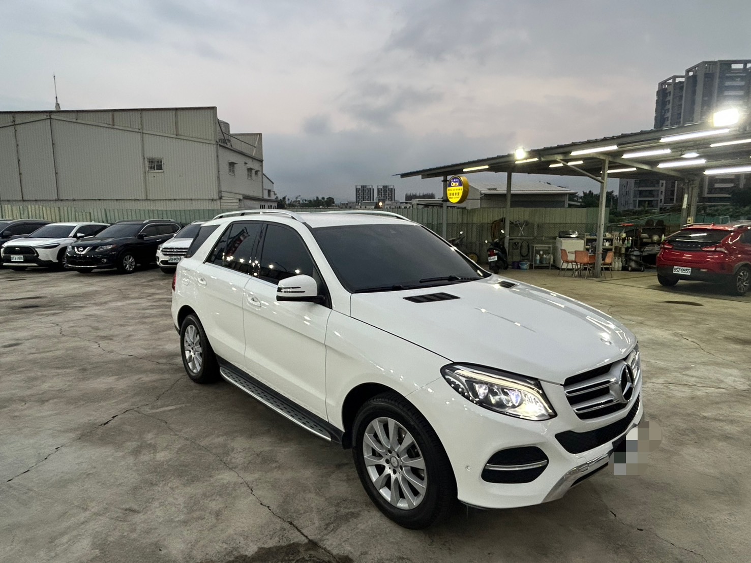 2016年 M-Benz GLE250D 4MATIC 總代理  德系工藝豪華休旅 高貴不貴  第1張相片