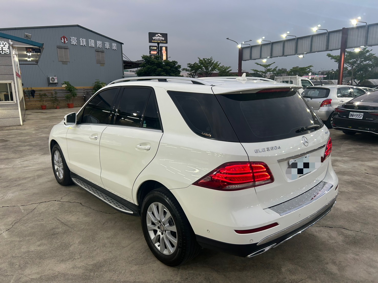 2016年 M-Benz GLE250D 4MATIC 總代理  德系工藝豪華休旅 高貴不貴  第5張相片