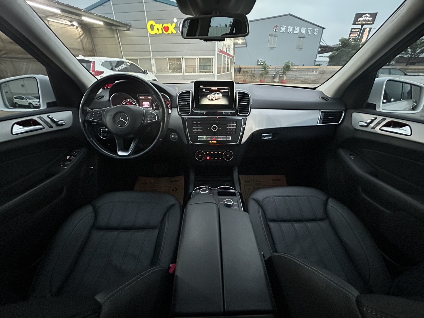 2016年 M-Benz GLE250D 4MATIC 總代理  德系工藝豪華休旅 高貴不貴  第6張相片