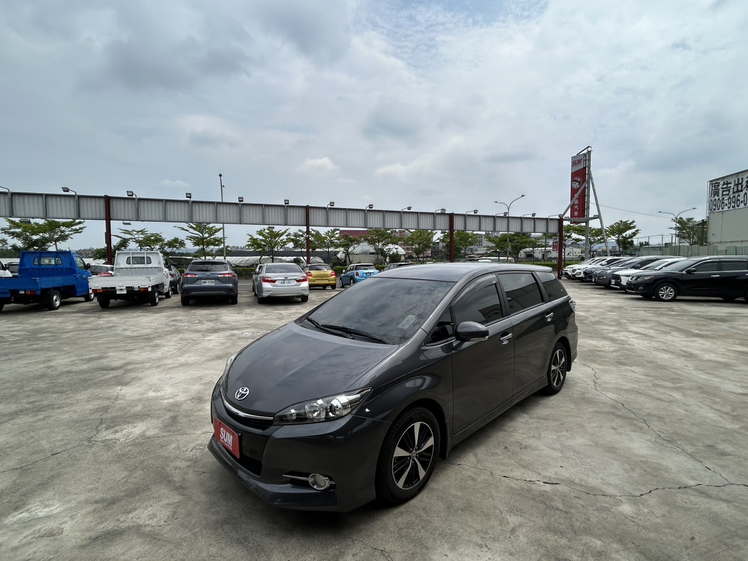 2014年 豐田 2.0尊爵 七人座 灰色 全車原版件/里程只有12萬/絕版好車 賣一台少一台 錯過不再  第1張相片