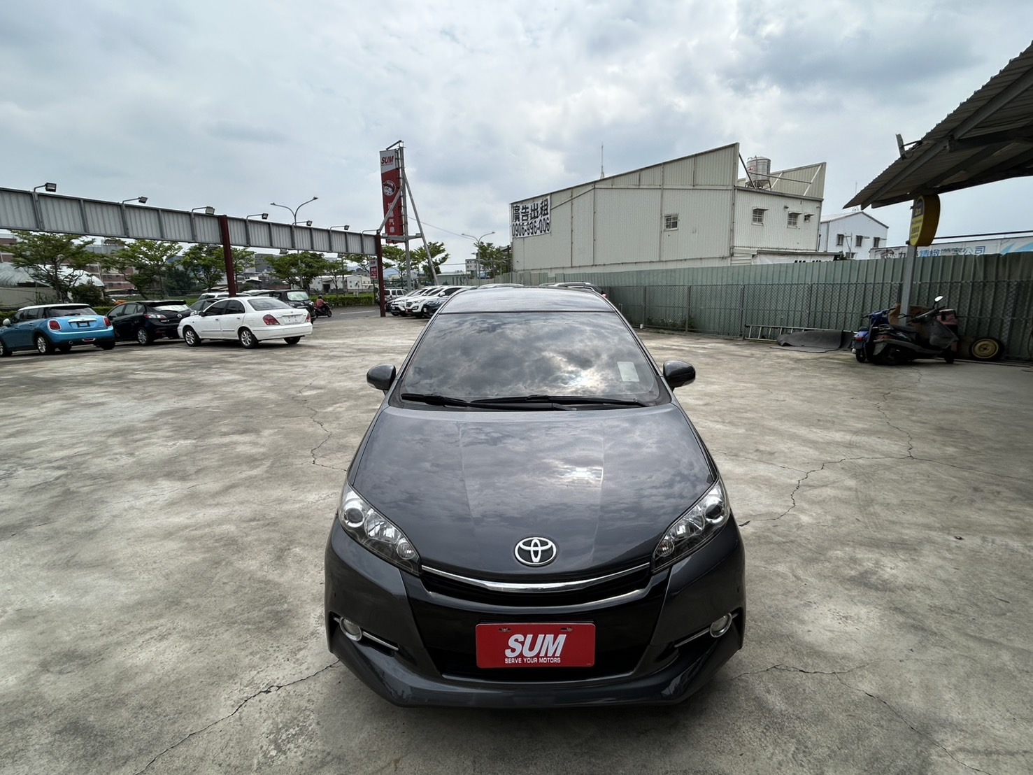 2014年 豐田 2.0尊爵 七人座 灰色 全車原版件/里程只有12萬/絕版好車 賣一台少一台 錯過不再  第2張相片