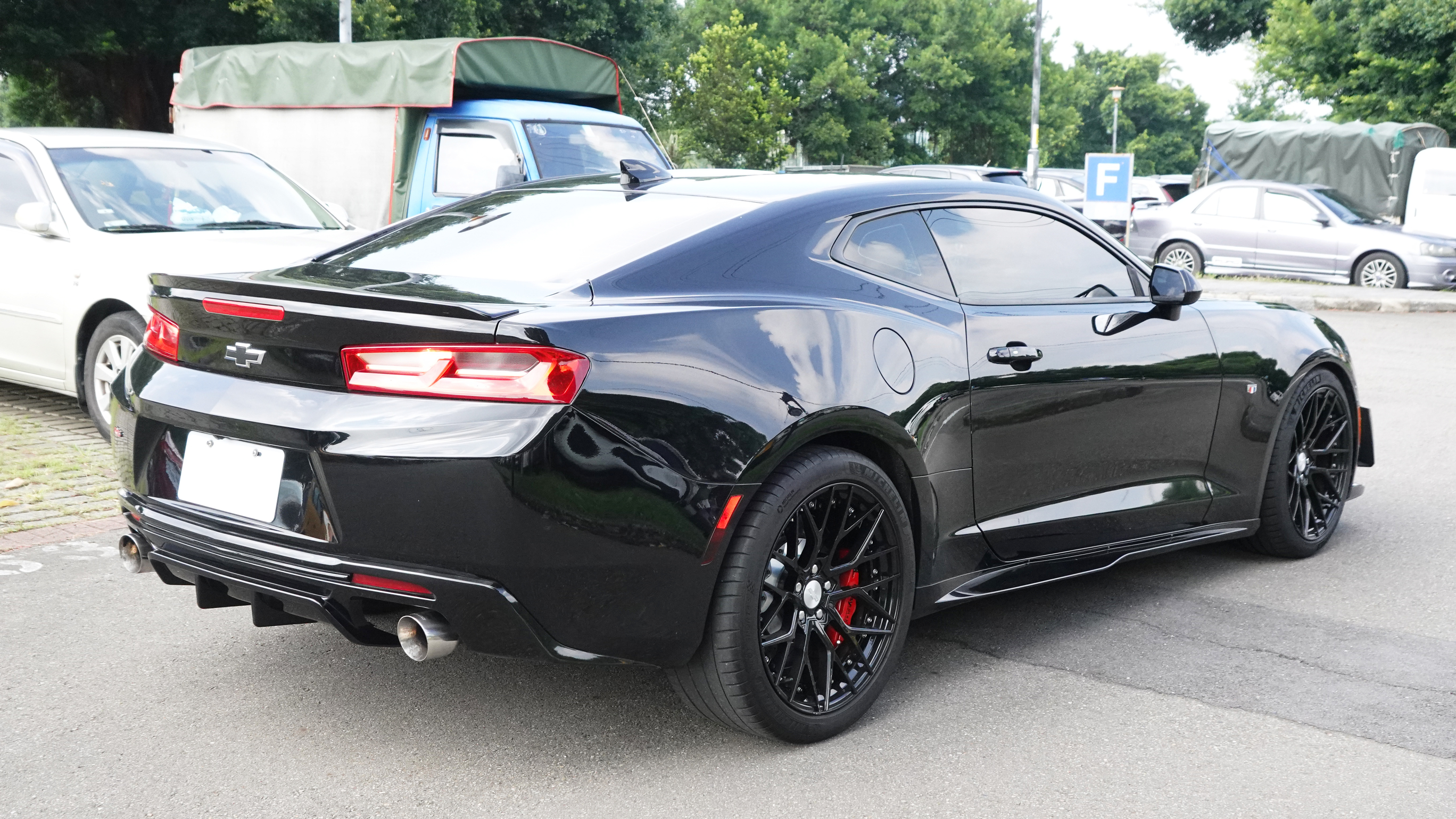 2016款 雪佛蘭 Chevrolet Camaro LT 2.0L 黑色大黃蜂／肌肉車  第2張相片