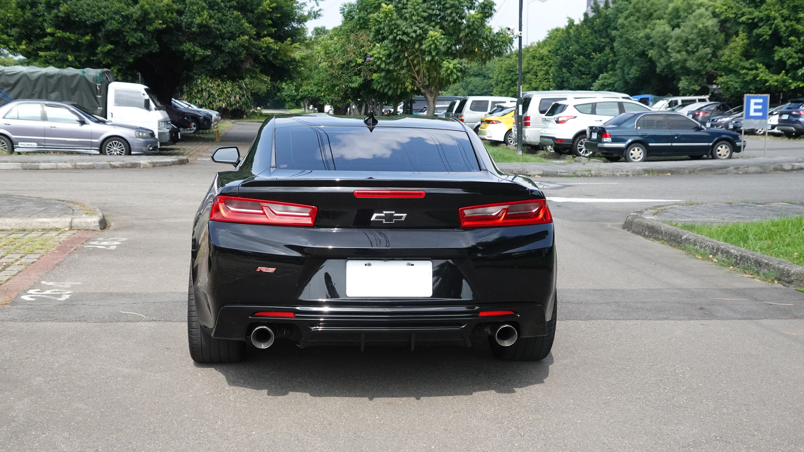 2016款 雪佛蘭 Chevrolet Camaro LT 2.0L 黑色大黃蜂／肌肉車  第3張相片