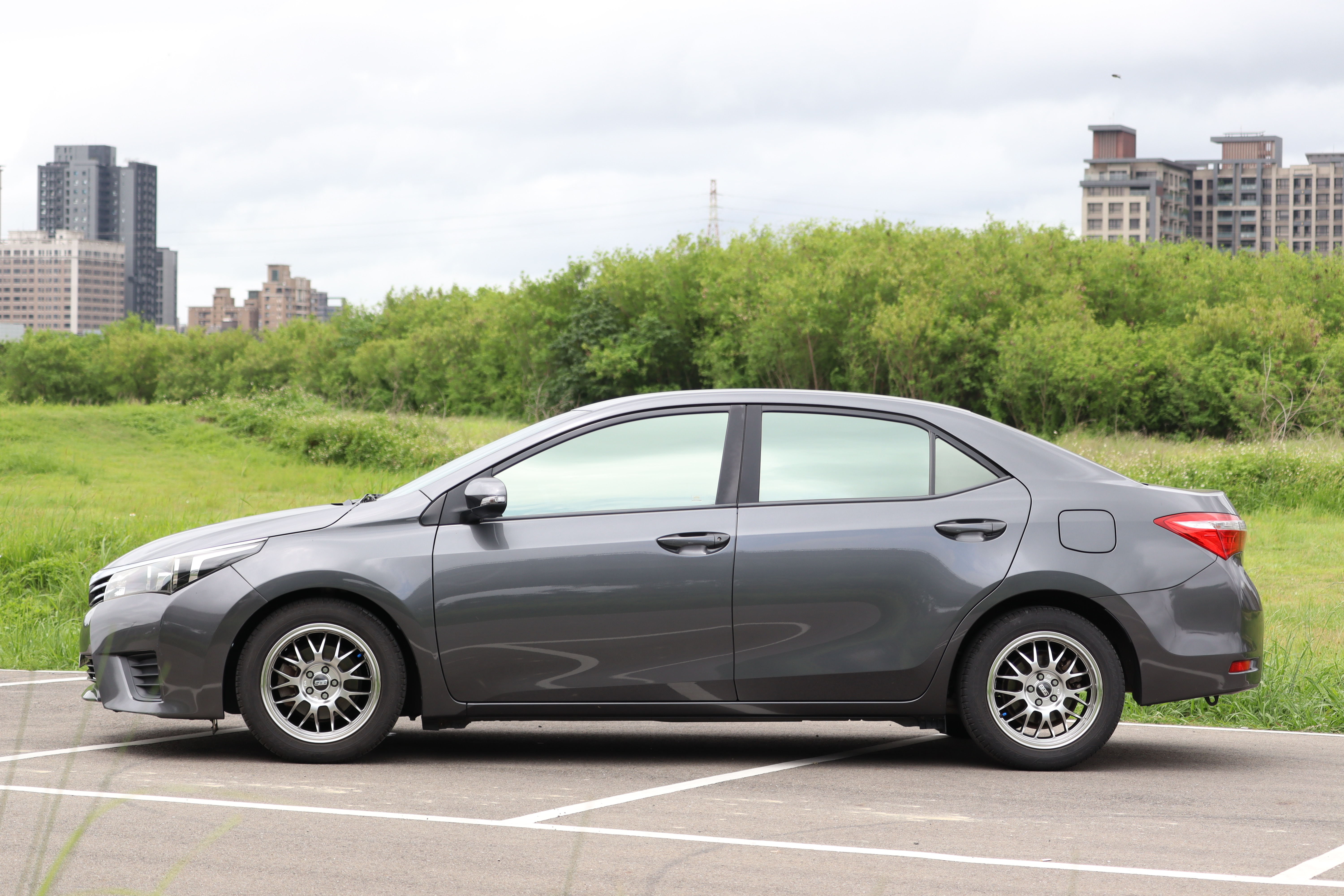 2015 TOYOTA ALTIS 經典版  第2張相片