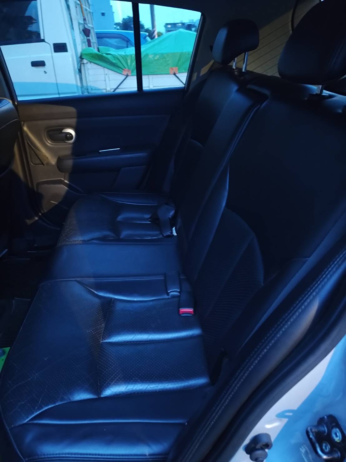 NISSAN  Tiida  第4張相片