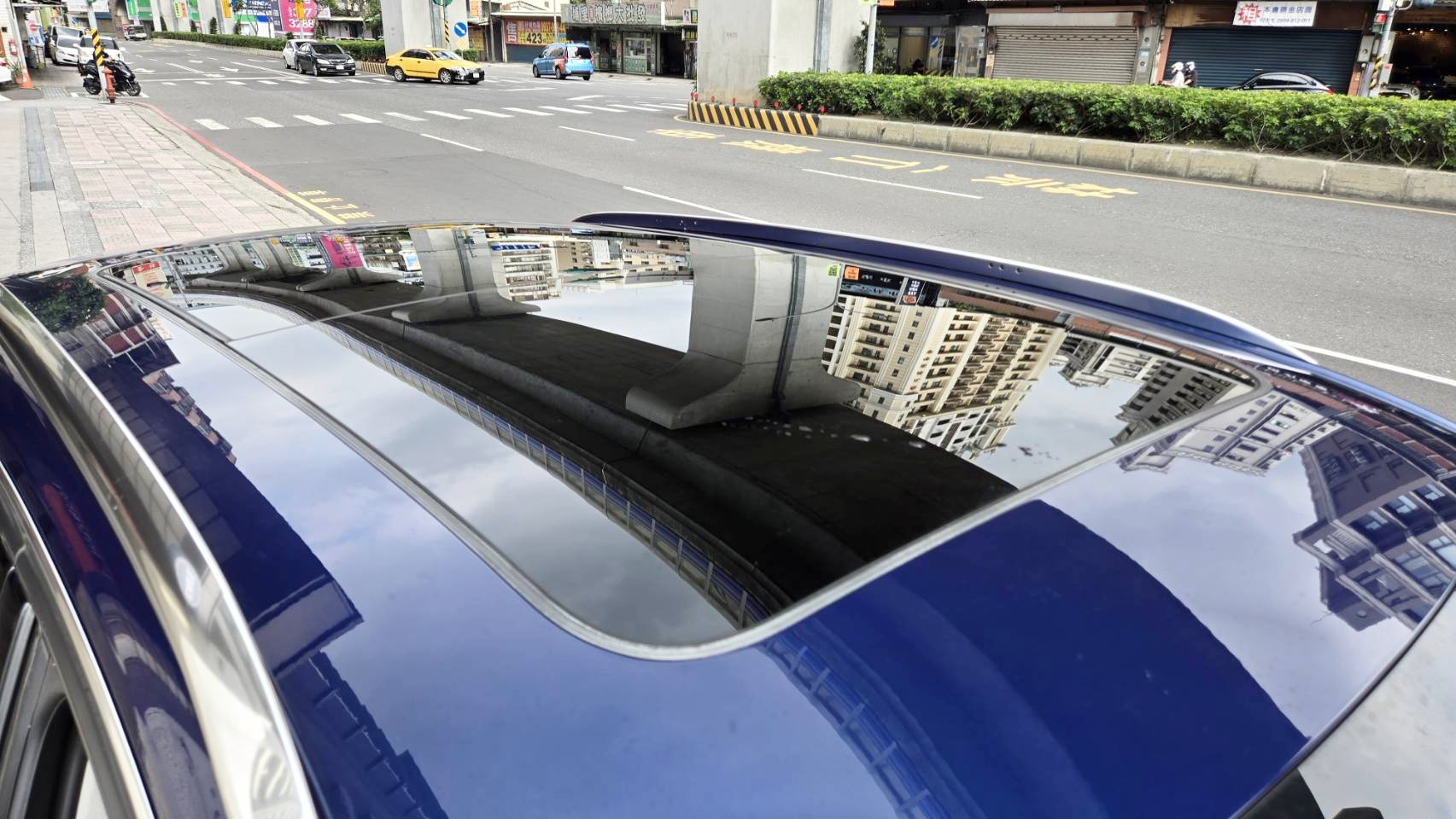 15年12出廠16年4月領牌.AUDI  Q5.汽油 Q. TFSI 漂亮金屬星際藍   第9張相片