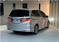🚘 2018 Honda Odyssey Apex 七人座｜銀色｜認證車 🔧 基本資訊 里程：4.3 萬公里 售價：113.8 萬元 認證車｜已通過專業檢測｜保證無重大事故、泡水紀錄 五年期貸款試算：每月約 $21,475 元 （年利率  第2張縮圖