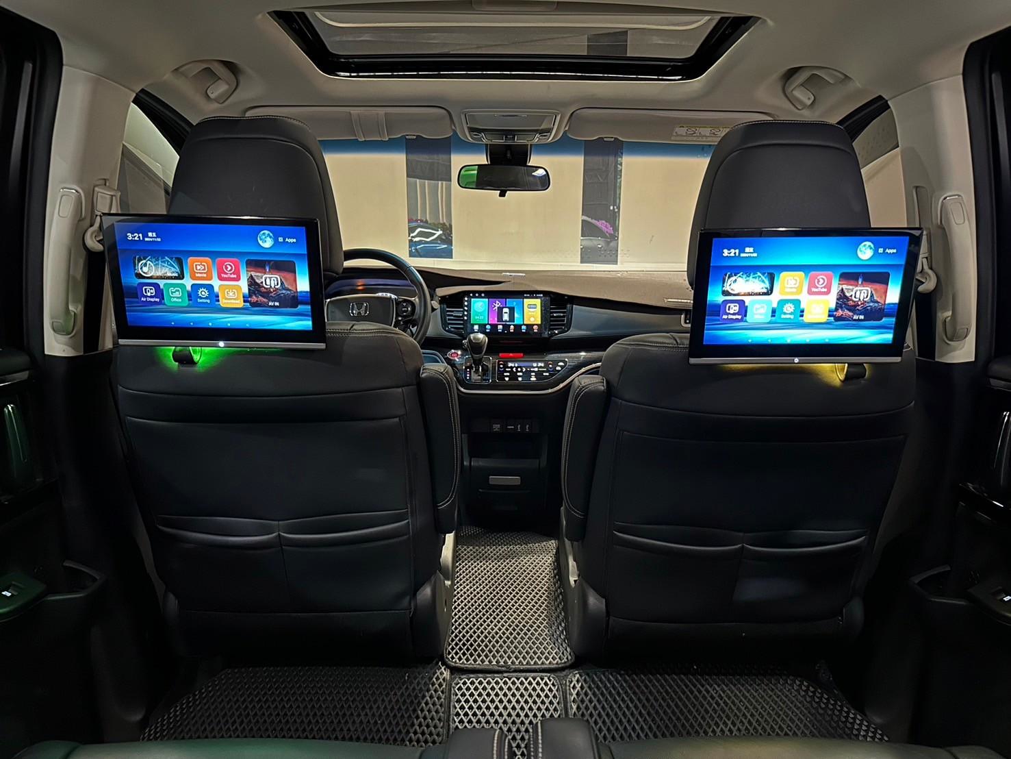 🚘 2018 Honda Odyssey Apex 七人座｜銀色｜認證車 🔧 基本資訊 里程：4.3 萬公里 售價：113.8 萬元 認證車｜已通過專業檢測｜保證無重大事故、泡水紀錄 五年期貸款試算：每月約 $21,475 元 （年利率  第4張相片