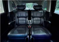 🚘 2018 Honda Odyssey Apex 七人座｜銀色｜認證車 🔧 基本資訊 里程：4.3 萬公里 售價：113.8 萬元 認證車｜已通過專業檢測｜保證無重大事故、泡水紀錄 五年期貸款試算：每月約 $21,475 元 （年利率  第5張縮圖