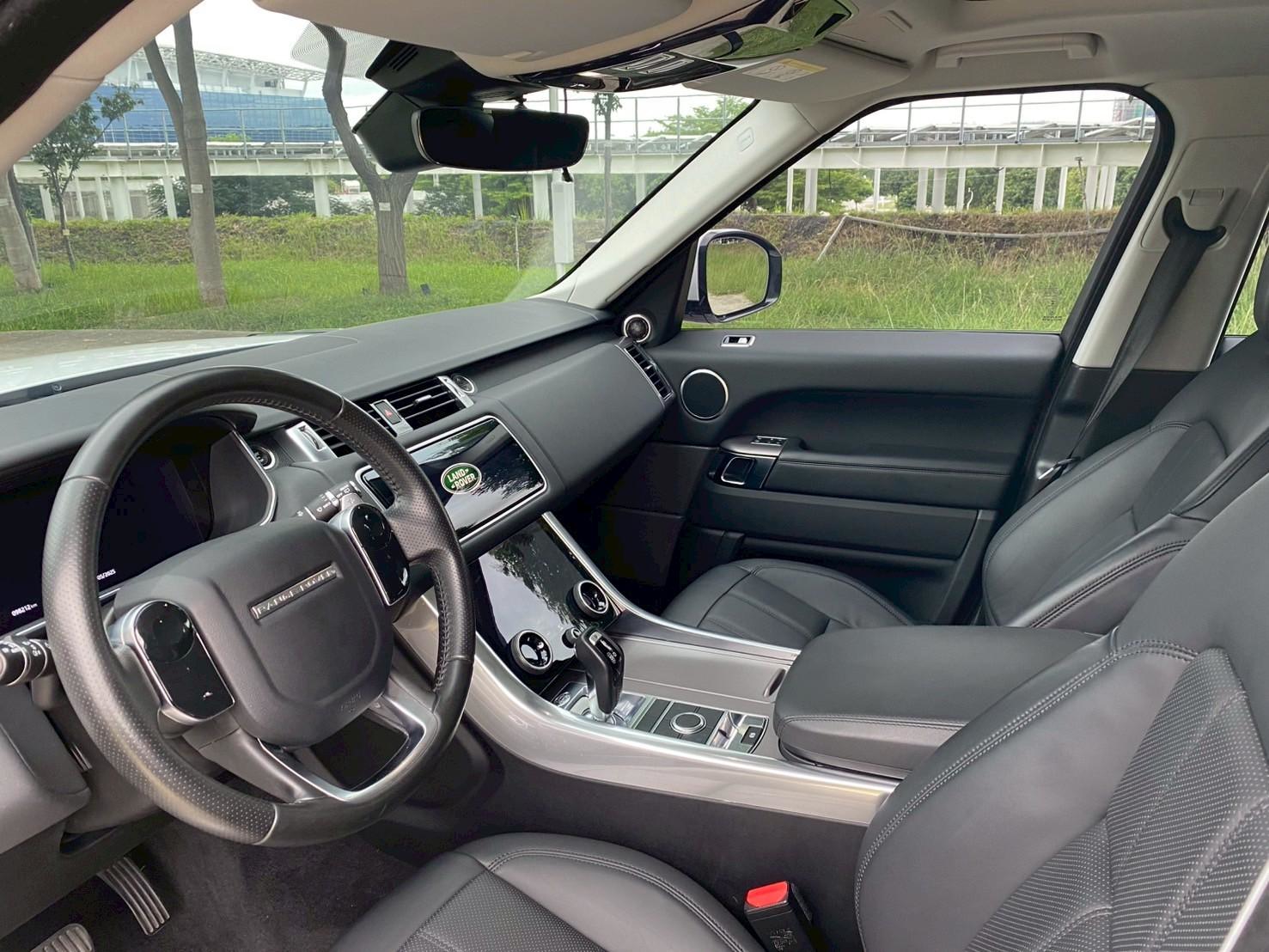✅【2019 Range Rover Sport 2.0 Si4 HSE｜白色｜原鈑件】🚘 四驅系統＋氣壓懸吊 舒適與性能一次到位  🔧 基本資訊 年份：2019 車型：Range Rover Sport 2.0 Si4 HSE 顏色：  第3張相片